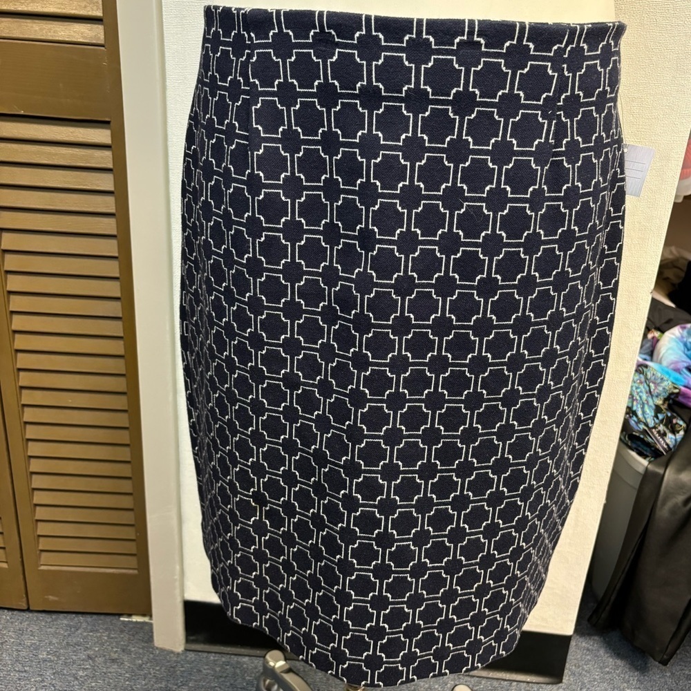 Women’s Talbots White Blue Geometric Print Stretch Cotton Mini Skirt, Size 14W